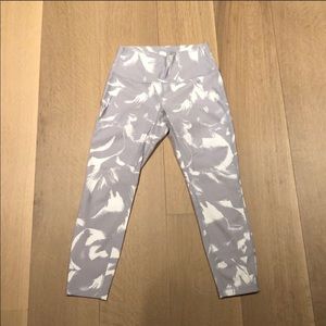 Cropped Wunder Under Lululemon leggings